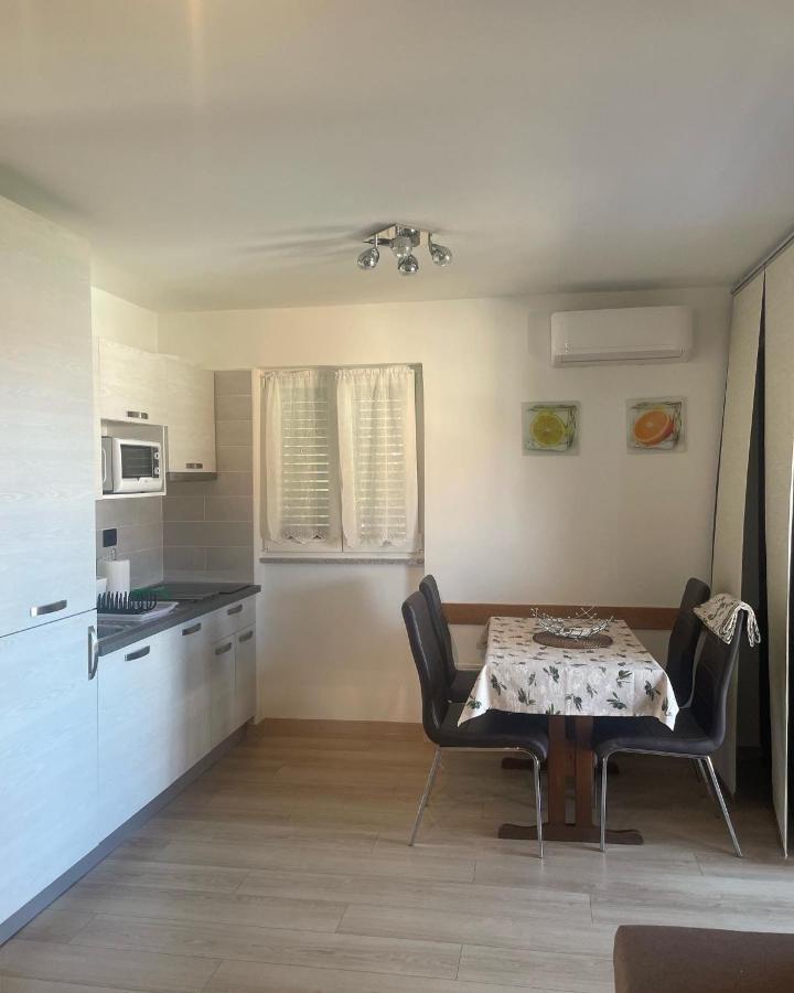 Residence4A-Appartamento Bianco Ravni Exteriör bild
